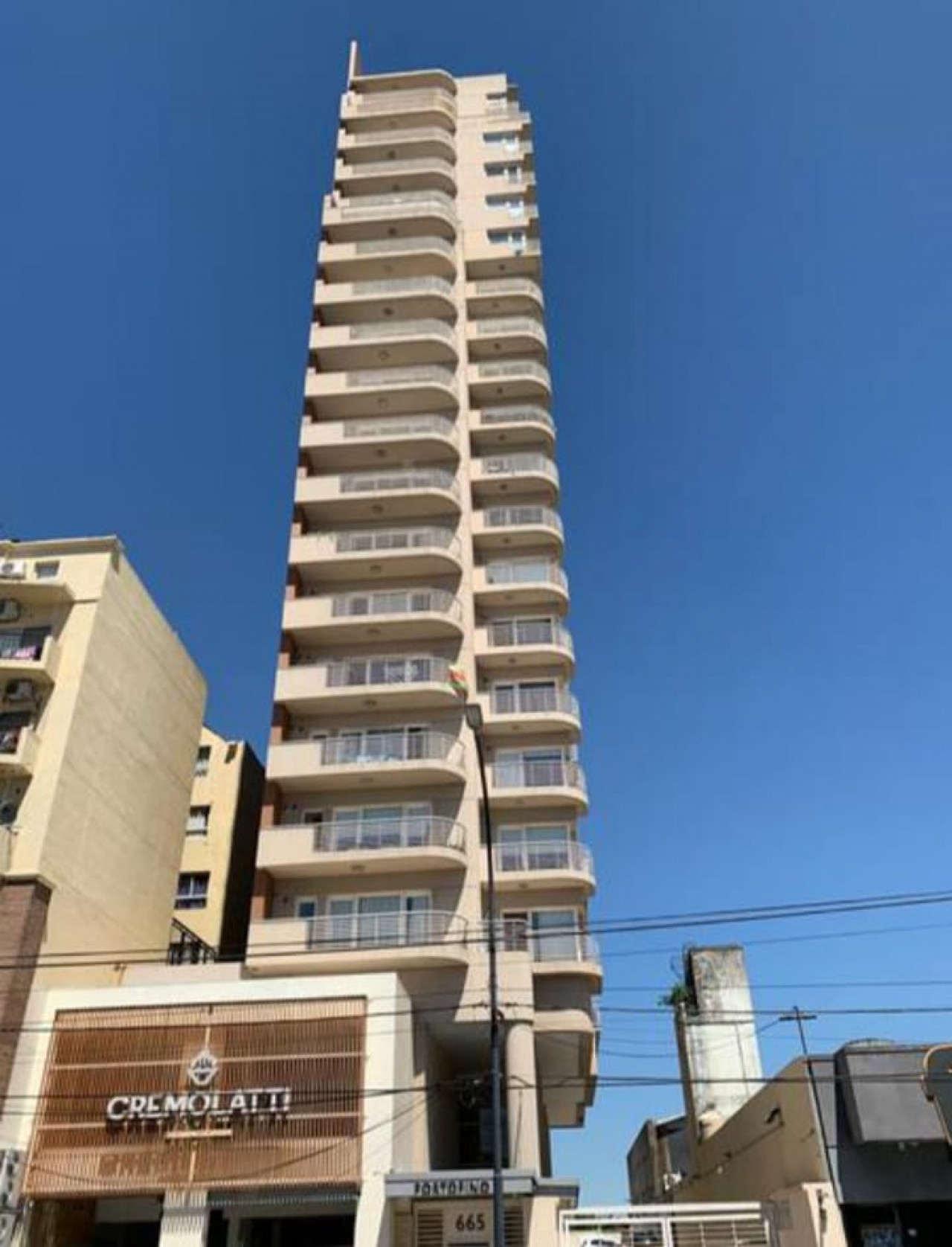 Venta de departamento de 2 ambientes en Edificio de categoría :  Portofino II - Muñiz / / Apto crédito